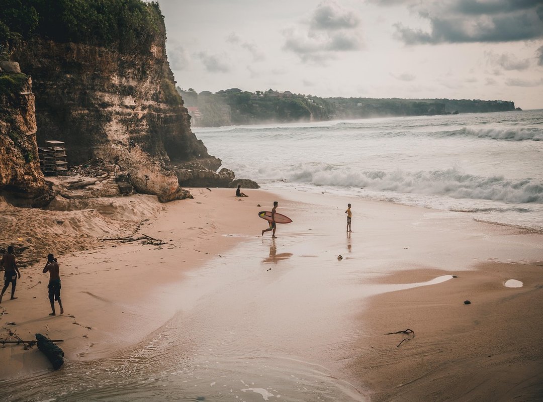 Best Times to Surf in Uluwatu